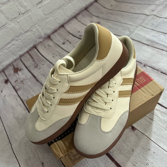 Basic Sneaker‎ - Picture 3 of 8